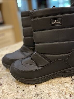 Magellan Outdoors Women’s Black Quilted Winter Snow Boots
